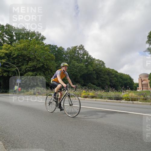 14.09.2025 - Stadtparktriathlon Michael Burmester http://msf.ph/oto/8893908 14.09.2025 12:00:23 Radfahren 1048, 1069, 1100, 1184 meine-sportfotos.de