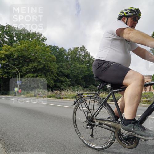 14.09.2025 - Stadtparktriathlon Michael Burmester http://msf.ph/oto/8893911 14.09.2025 12:00:26 Radfahren 1048, 1069, 1100, 1192 meine-sportfotos.de