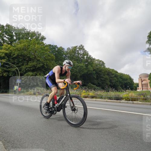 14.09.2025 - Stadtparktriathlon Michael Burmester http://msf.ph/oto/8893912 14.09.2025 12:00:29 Radfahren 1033, 1047, 1048, 1069, 1100, 1192 meine-sportfotos.de