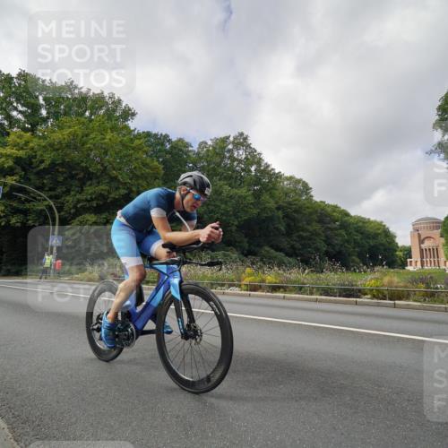 14.09.2025 - Stadtparktriathlon Michael Burmester http://msf.ph/oto/8893918 14.09.2025 12:00:38 Radfahren 962, 974, 1033, 1036, 1047, 1063, 1192 meine-sportfotos.de