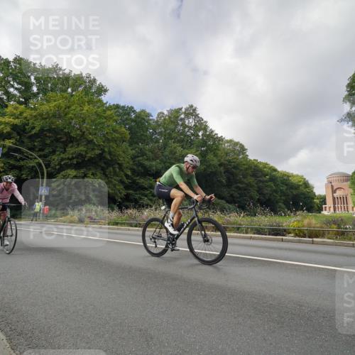 14.09.2025 - Stadtparktriathlon Michael Burmester http://msf.ph/oto/8893919 14.09.2025 12:00:44 Radfahren 962, 974, 994, 1036, 1063 meine-sportfotos.de