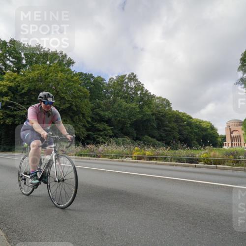 14.09.2025 - Stadtparktriathlon Michael Burmester http://msf.ph/oto/8893922 14.09.2025 12:00:46 Radfahren 962, 974, 994, 1011, 1063, 1064 meine-sportfotos.de