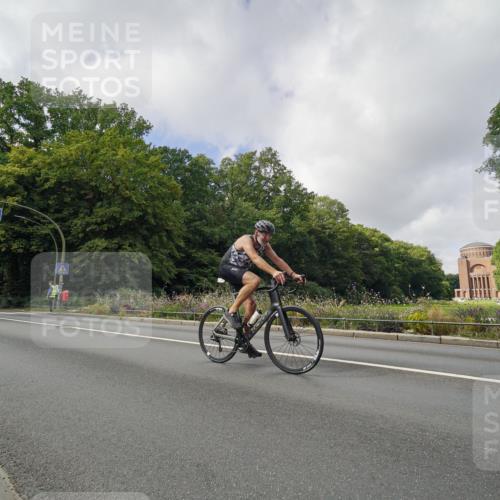 14.09.2025 - Stadtparktriathlon Michael Burmester http://msf.ph/oto/8893925 14.09.2025 12:00:53 Radfahren 994, 1011, 1064, 1210 meine-sportfotos.de