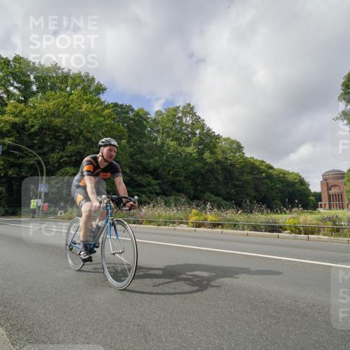 14.09.2025 - Stadtparktriathlon Michael Burmester http://msf.ph/oto/8893927 14.09.2025 12:01:01 Radfahren 1031, 1039, 1062, 1188, 1210, 1220 meine-sportfotos.de