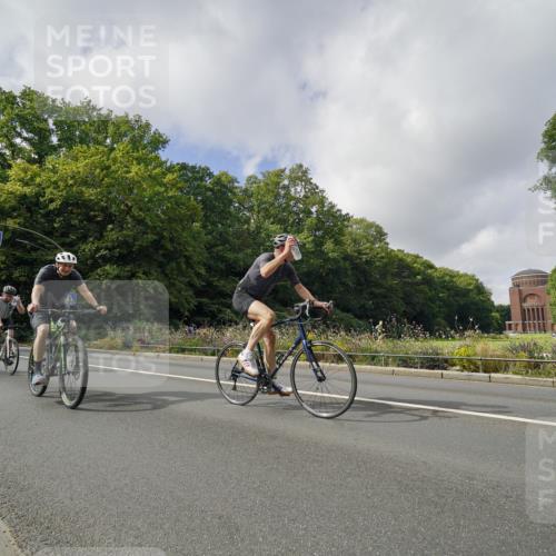 14.09.2025 - Stadtparktriathlon Michael Burmester http://msf.ph/oto/8893929 14.09.2025 12:01:02 Radfahren 1031, 1039, 1062, 1176, 1188, 1210, 1220 meine-sportfotos.de