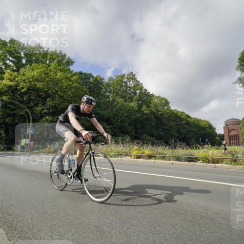 14.09.2025 - Stadtparktriathlon Michael Burmester http://msf.ph/oto/8893932 14.09.2025 12:01:05 Radfahren 1031, 1039, 1062, 1176, 1188, 1209, 1210, 1220 meine-sportfotos.de