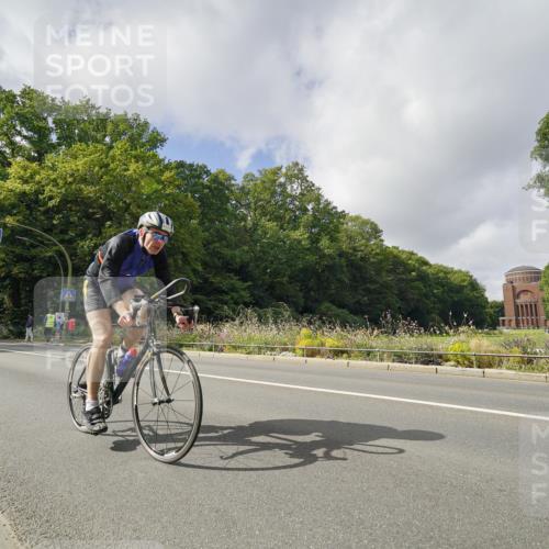 14.09.2025 - Stadtparktriathlon Michael Burmester http://msf.ph/oto/8893934 14.09.2025 12:01:10 Radfahren 1039, 1041, 1060, 1099, 1176, 1188, 1209 meine-sportfotos.de