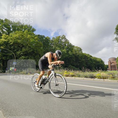 14.09.2025 - Stadtparktriathlon Michael Burmester http://msf.ph/oto/8893936 14.09.2025 12:01:12 Radfahren 1041, 1058, 1060, 1099, 1176, 1188, 1209 meine-sportfotos.de