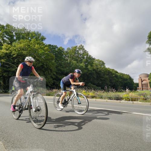 14.09.2025 - Stadtparktriathlon Michael Burmester http://msf.ph/oto/8893940 14.09.2025 12:01:21 Radfahren 1005, 1046, 1058, 1060, 1086, 1185 meine-sportfotos.de