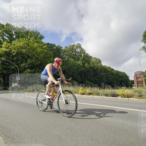 14.09.2025 - Stadtparktriathlon Michael Burmester http://msf.ph/oto/8893943 14.09.2025 12:01:28 Radfahren 948, 1046, 1126, 1185 meine-sportfotos.de