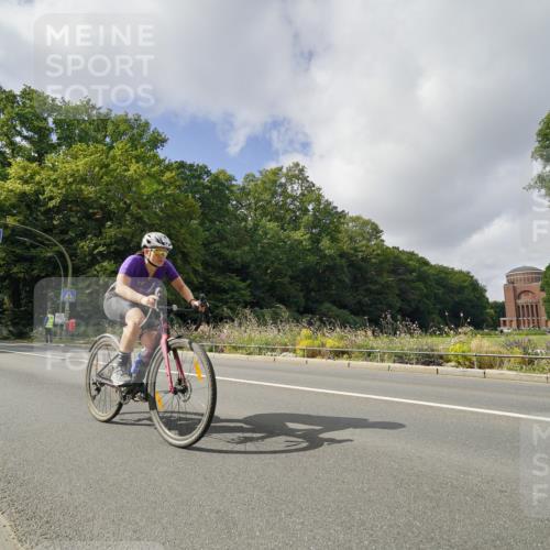 14.09.2025 - Stadtparktriathlon Michael Burmester http://msf.ph/oto/8893944 14.09.2025 12:01:31 Radfahren 948, 1046, 1085, 1126, 1157 meine-sportfotos.de