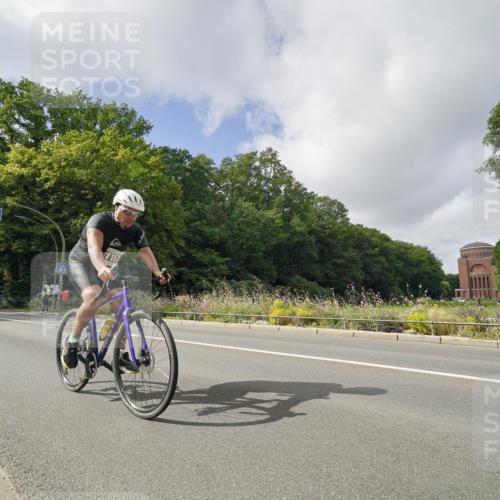 14.09.2025 - Stadtparktriathlon Michael Burmester http://msf.ph/oto/8893947 14.09.2025 12:01:38 Radfahren 1085, 1087, 1117, 1126, 1157, 1158 meine-sportfotos.de