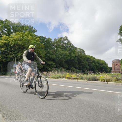 14.09.2025 - Stadtparktriathlon Michael Burmester http://msf.ph/oto/8893951 14.09.2025 12:01:43 Radfahren 1035, 1079, 1085, 1087, 1117, 1157, 1158, 1167 meine-sportfotos.de