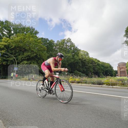 14.09.2025 - Stadtparktriathlon Michael Burmester http://msf.ph/oto/8893959 14.09.2025 12:01:58 Radfahren 1072, 1092, 1096, 1120, 1148, 1149, 1152, 1162, 1168, 1169, 1218 meine-sportfotos.de
