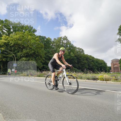 14.09.2025 - Stadtparktriathlon Michael Burmester http://msf.ph/oto/8893972 14.09.2025 12:02:14 Radfahren 1008, 1025, 1094, 1141, 1164, 1174, 1186 meine-sportfotos.de