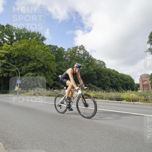 14.09.2025 - Stadtparktriathlon Michael Burmester http://msf.ph/oto/8893978 14.09.2025 12:02:24 Radfahren 1008, 1164, 1194 meine-sportfotos.de