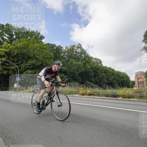 14.09.2025 - Stadtparktriathlon Michael Burmester http://msf.ph/oto/8893983 14.09.2025 12:02:41 Radfahren 931, 1065, 1073, 1076, 1095, 1110, 1113, 1116, 1163 meine-sportfotos.de