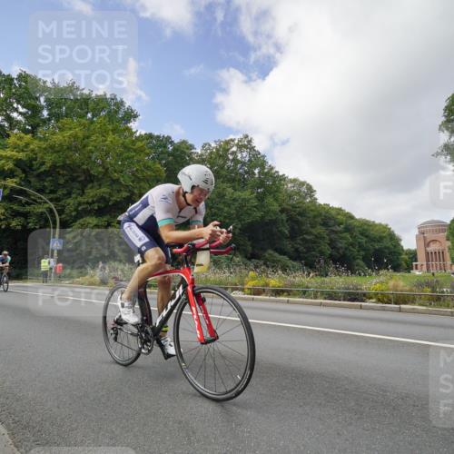 14.09.2025 - Stadtparktriathlon Michael Burmester http://msf.ph/oto/8893984 14.09.2025 12:02:45 Radfahren 1055, 1065, 1076, 1110, 1113, 1163 meine-sportfotos.de