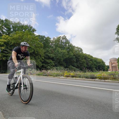 14.09.2025 - Stadtparktriathlon Michael Burmester http://msf.ph/oto/8893989 14.09.2025 12:02:50 Radfahren 1055, 1076, 1082, 1113, 1163, 1173 meine-sportfotos.de