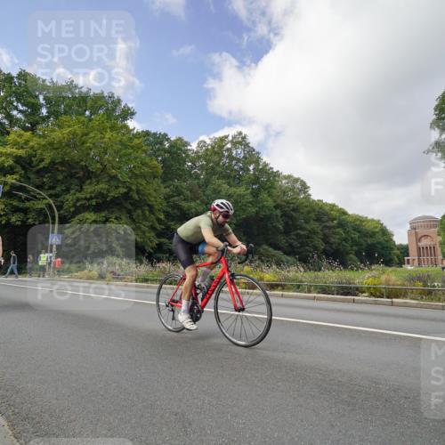 14.09.2025 - Stadtparktriathlon Michael Burmester http://msf.ph/oto/8893990 14.09.2025 12:02:57 Radfahren 1049, 1082, 1173 meine-sportfotos.de