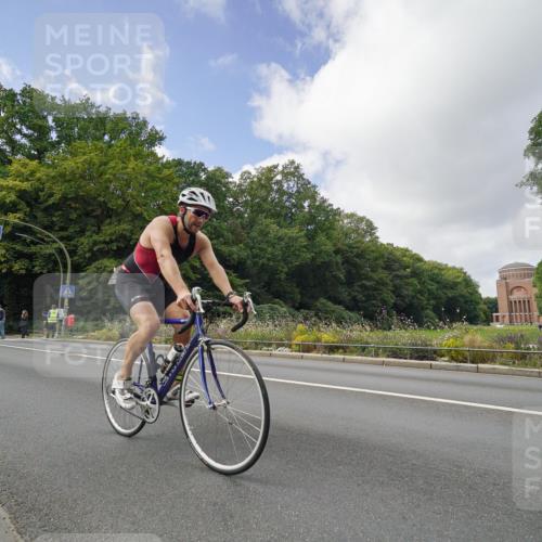 14.09.2025 - Stadtparktriathlon Michael Burmester http://msf.ph/oto/8893991 14.09.2025 12:02:57 Radfahren 1049, 1082, 1173 meine-sportfotos.de