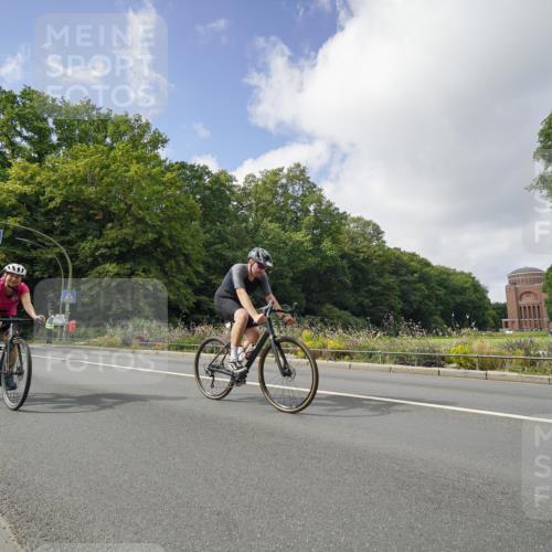 14.09.2025 - Stadtparktriathlon Michael Burmester http://msf.ph/oto/8893996 14.09.2025 12:03:13 Radfahren 946, 1108, 1119, 1172 meine-sportfotos.de