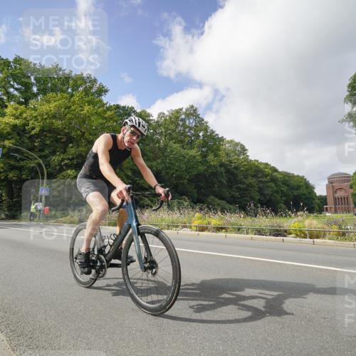 14.09.2025 - Stadtparktriathlon Michael Burmester http://msf.ph/oto/8893998 14.09.2025 12:03:21 Radfahren 1172 meine-sportfotos.de