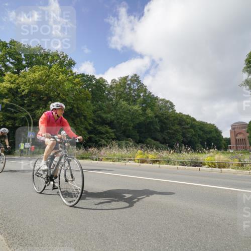14.09.2025 - Stadtparktriathlon Michael Burmester http://msf.ph/oto/8894000 14.09.2025 12:03:30 Radfahren 997, 1023, 1056, 1077, 1091 meine-sportfotos.de
