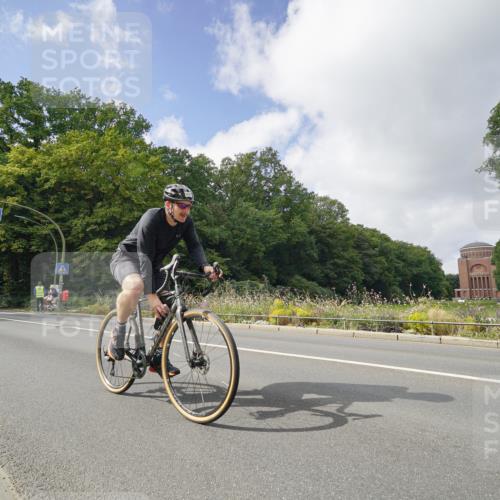 14.09.2025 - Stadtparktriathlon Michael Burmester http://msf.ph/oto/8894002 14.09.2025 12:03:35 Radfahren 997, 1017, 1022, 1023, 1056, 1077, 1091, 1133, 1170, 1204 meine-sportfotos.de