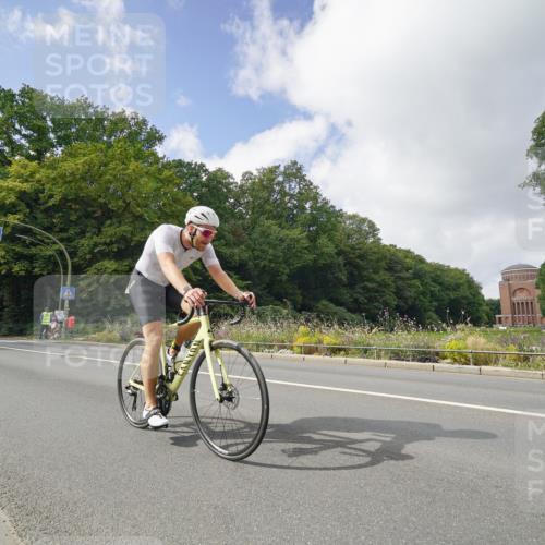 14.09.2025 - Stadtparktriathlon Michael Burmester http://msf.ph/oto/8894004 14.09.2025 12:03:37 Radfahren 1017, 1022, 1023, 1056, 1091, 1129, 1133, 1142, 1170, 1204 meine-sportfotos.de