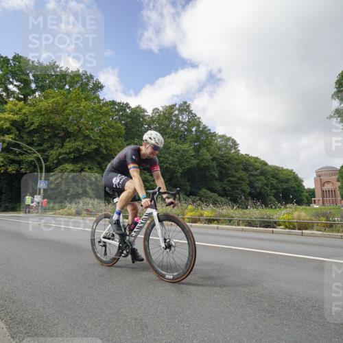 14.09.2025 - Stadtparktriathlon Michael Burmester http://msf.ph/oto/8894013 14.09.2025 12:03:48 Radfahren 1017, 1129, 1142, 1144, 1170, 1203, 1204, 1205, 1211 meine-sportfotos.de