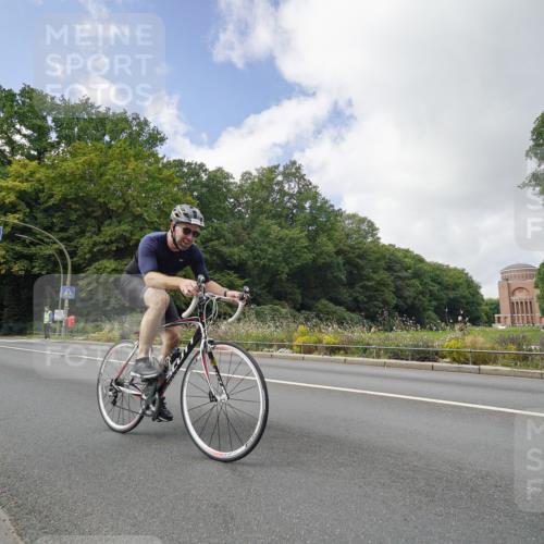 14.09.2025 - Stadtparktriathlon Michael Burmester http://msf.ph/oto/8894017 14.09.2025 12:03:57 Radfahren 1089, 1144, 1205 meine-sportfotos.de