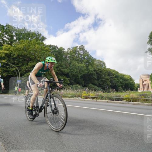 14.09.2025 - Stadtparktriathlon Michael Burmester http://msf.ph/oto/8894025 14.09.2025 12:04:24 Radfahren 1132, 1139, 1189, 1197, 1212 meine-sportfotos.de