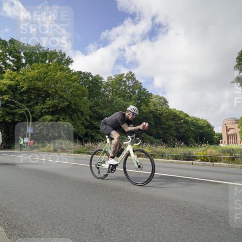 14.09.2025 - Stadtparktriathlon Michael Burmester http://msf.ph/oto/8894030 14.09.2025 12:04:34 Radfahren 1027, 1053, 1081, 1123, 1146, 1183, 1214 meine-sportfotos.de