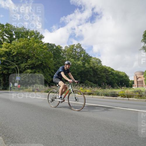 14.09.2025 - Stadtparktriathlon Michael Burmester http://msf.ph/oto/8894036 14.09.2025 12:04:38 Radfahren 1027, 1050, 1053, 1081, 1123, 1145, 1146, 1183, 1214 meine-sportfotos.de