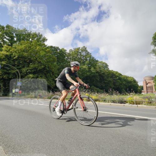 14.09.2025 - Stadtparktriathlon Michael Burmester http://msf.ph/oto/8894040 14.09.2025 12:04:43 Radfahren 1043, 1050, 1080, 1081, 1109, 1145, 1183, 1214 meine-sportfotos.de