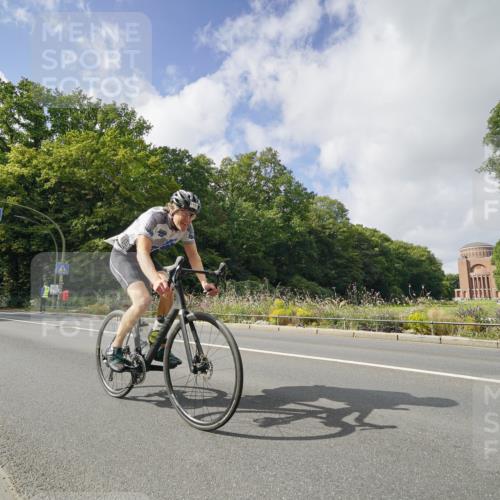 14.09.2025 - Stadtparktriathlon Michael Burmester http://msf.ph/oto/8894047 14.09.2025 12:04:55 Radfahren 1043, 1075, 1080, 1103, 1109, 1134, 1147 meine-sportfotos.de