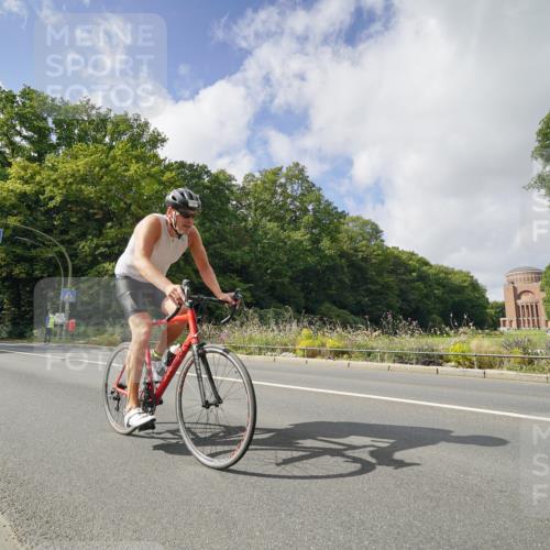 14.09.2025 - Stadtparktriathlon Michael Burmester http://msf.ph/oto/8894049 14.09.2025 12:04:59 Radfahren 1075, 1103, 1134, 1147 meine-sportfotos.de