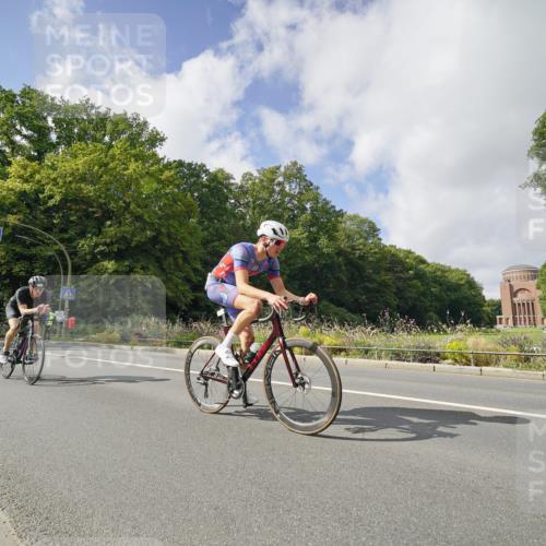 14.09.2025 - Stadtparktriathlon Michael Burmester http://msf.ph/oto/8894054 14.09.2025 12:05:18 Radfahren 1040, 1083, 1143, 1155, 1159, 1160 meine-sportfotos.de