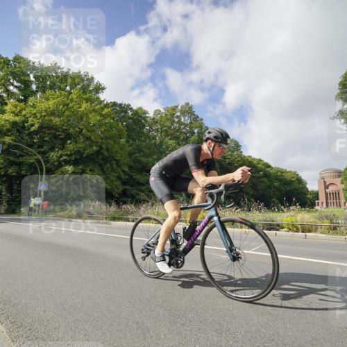 14.09.2025 - Stadtparktriathlon Michael Burmester http://msf.ph/oto/8894056 14.09.2025 12:05:19 Radfahren 1040, 1083, 1143, 1155, 1159, 1160 meine-sportfotos.de