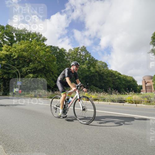 14.09.2025 - Stadtparktriathlon Michael Burmester http://msf.ph/oto/8894057 14.09.2025 12:05:22 Radfahren 1061, 1083, 1112, 1143, 1155, 1160 meine-sportfotos.de