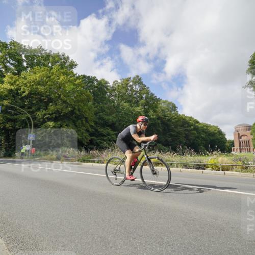14.09.2025 - Stadtparktriathlon Michael Burmester http://msf.ph/oto/8894061 14.09.2025 12:05:29 Radfahren 1061, 1088, 1101, 1102, 1112, 1219 meine-sportfotos.de