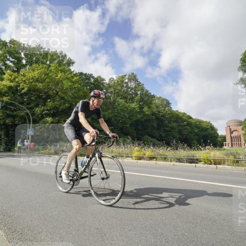 14.09.2025 - Stadtparktriathlon Michael Burmester http://msf.ph/oto/8894065 14.09.2025 12:05:37 Radfahren 1084, 1088, 1101, 1102, 1219 meine-sportfotos.de