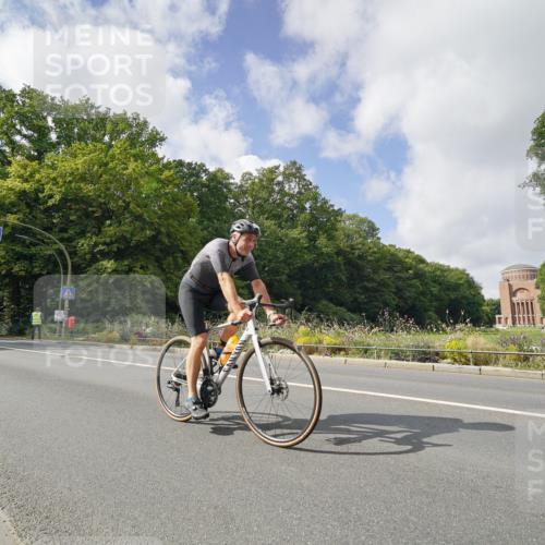 14.09.2025 - Stadtparktriathlon Michael Burmester http://msf.ph/oto/8894075 14.09.2025 12:05:55 Radfahren 1078, 1097, 1124, 1125, 1151, 1171, 1178, 1199, 1213 meine-sportfotos.de