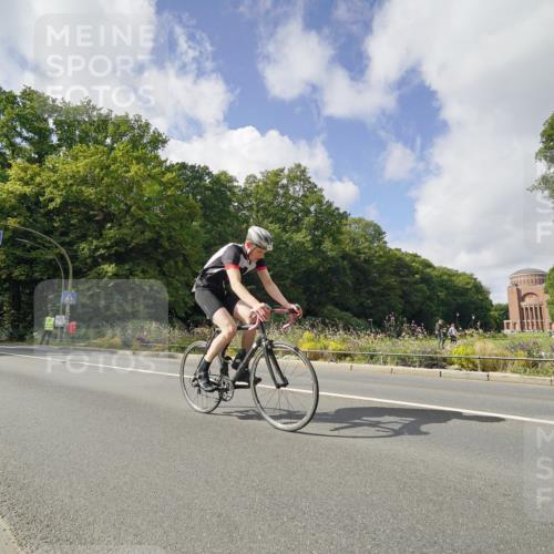 14.09.2025 - Stadtparktriathlon Michael Burmester http://msf.ph/oto/8894087 14.09.2025 12:06:39 Radfahren 1051, 1175 meine-sportfotos.de