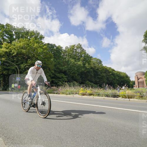 14.09.2025 - Stadtparktriathlon Michael Burmester http://msf.ph/oto/8894089 14.09.2025 12:06:41 Radfahren 1051, 1175 meine-sportfotos.de