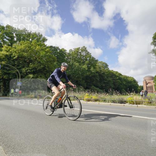 14.09.2025 - Stadtparktriathlon Michael Burmester http://msf.ph/oto/8894090 14.09.2025 12:06:52 Radfahren 1029, 1066 meine-sportfotos.de