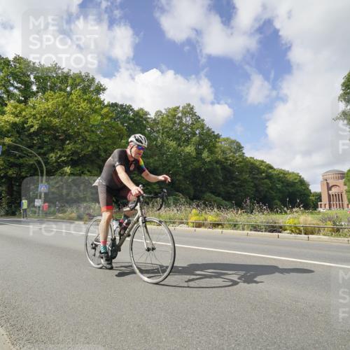14.09.2025 - Stadtparktriathlon Michael Burmester http://msf.ph/oto/8894092 14.09.2025 12:07:00 Radfahren 1054, 1066 meine-sportfotos.de