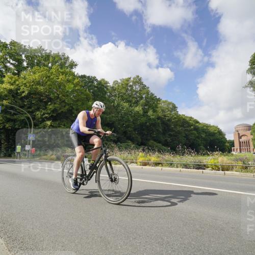 14.09.2025 - Stadtparktriathlon Michael Burmester http://msf.ph/oto/8894099 14.09.2025 12:07:19 Radfahren 1098, 1107, 1153, 1156, 1193 meine-sportfotos.de