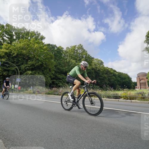 14.09.2025 - Stadtparktriathlon Michael Burmester http://msf.ph/oto/8894109 14.09.2025 12:07:44 Radfahren 1033, 1048, 1063, 1115, 1150, 1187 meine-sportfotos.de